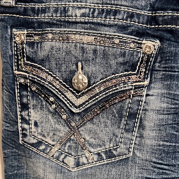 Miss Me Dark Wash Jean Shorts - Picture 4 of 6